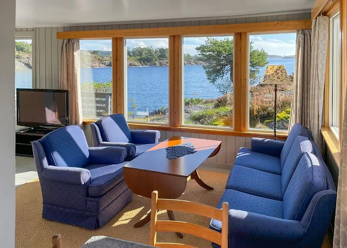 Awesome In Kolbjornsvik With House Sea View *